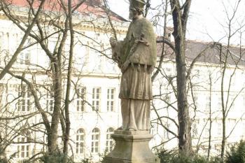 sv. Jan Nepomucký na úpatí Špilberku ( © Milan Caha 02/2011)