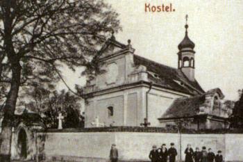 kostel od jihozápadu na pohlednici z r. 1914 (© Aleš Novák: Neratovice a okolí na starých pohlednicích, Baron, Hostivice 2007)