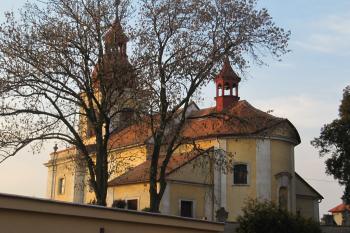 kostel od jihovýchodu (© Rodochrozit, 03/2011)