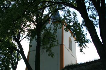 Napojení zvonice a zeď (hradbu) ( © Petr Nožička 06/2009)