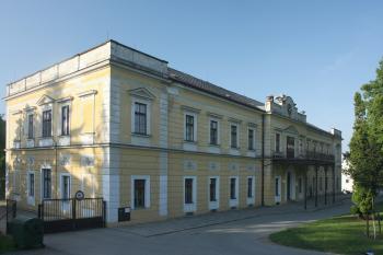 Čelní strana zámku (© Martin Kabeláč, 06/2008)