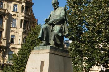 Praha -Jiráskův pomník (© Jiří Špaček, 08/2016)