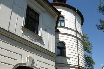 mlýn a obytná budova ( © Milan Caha 04/2009)