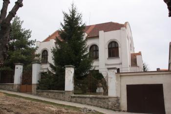 Bývalá synagoga od jihu ( © Ivan Grisa 03/2011)