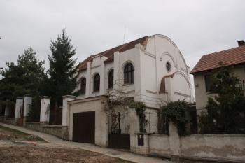 Bývalá synagoga od jihovýchodu ( © Ivan Grisa 03/2011)