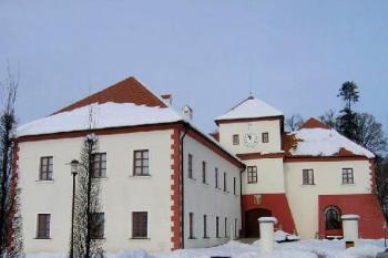 Hlavní vchod do zámku ( © Pavel Vítek 01/2006)