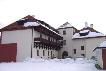 Nádvoří zámku ( © Pavel Vítek 01/2006)