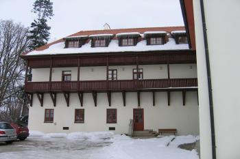 Nádvoří zámku ( © Pavel Vítek 01/2006)
