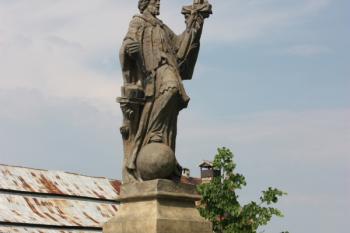 Socha od jihozápadu ( © Ivan Grisa 05/2011)