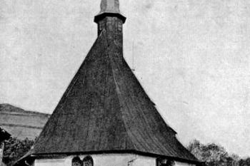 pohled od východu ( © Richard Schmidt: Soupis památek historických a uměleckých v Království Českém, sv. 40 Politický okres jáchymovský, Archaelogická komise při České akademii císaře Františka Josefa pro vědy, slovesnost a umění, Praha 1913)