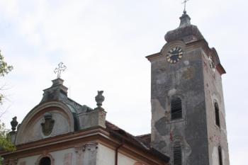Kostel z jihozápadního rohu hřbitova ( © Ivan Grisa 04/2011)
