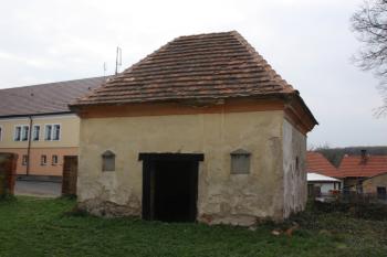 Márnice od severu ( © Ivan Grisa 04/2011)