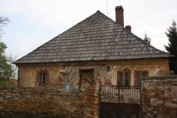 Fara od západu ( © Ivan Grisa 04/2011)