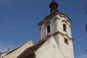 Presbytář od jihovýchodu ( © Ivan Grisa 04/2011)