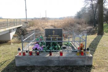 pomník (© Rodochrozit, 03/2011)