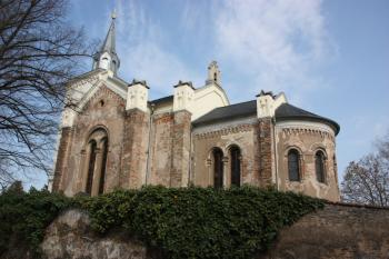 Kostel od jihovýchodu ( © Ivan Grisa 04/2011)