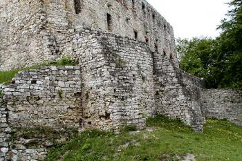 východní část předbrání ( © Pavel Zany Komárek 9/5/2004)