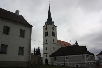 Kostel od jihozápadu ( © Ivan Grisa 04/2011)