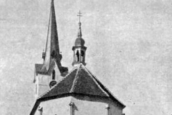 pohled od východu ( © František Mareš, Jan Sedláček: Soupis památek historických a uměleckých v Království Českém, sv. 41 Politický okres krumlovský, Archaelogická komise při České akademii císaře Františka Josefa pro vědy, slovesnost a umění, Praha 1918)