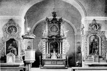 pohled do presbytáře ( © Antonín Cechner: Soupis památek historických a uměleckých v Království Českém, sv. 39 Politický okres rakovnický, II. díl, Archaelogická komise při České akademii císaře Františka Josefa pro vědy, slovesnost a umění, Praha 1913)