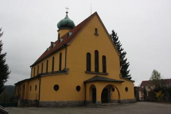 Kostel od severozápadu ( © Ivan Grisa 04/2011)