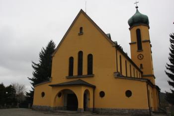 Kostel od západu ( © Ivan Grisa 04/2011)