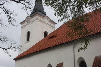 Věž a loď od severovýchodu ( © Ivan Grisa 04/2011)