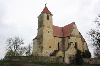 Kostel od jihozápadu ( © Ivan Grisa 04/2011)