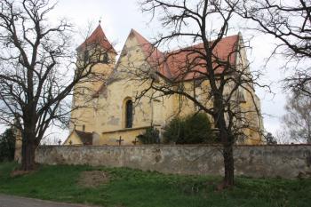 Kostel od jihovýchodu ( © Ivan Grisa 04/2011)
