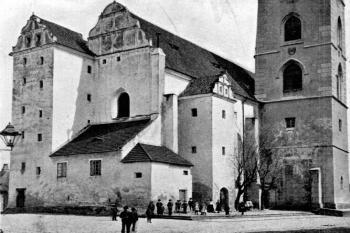 pohled od jihozápadu před regotizací ( © Josef Soukup: Soupis památek historických a uměleckých v Království Českém, sv. 33 Politický okres písecký, Archaelogická komise při České akademii císaře Františka Josefa pro vědy, slovesnost a umění, Praha 1910)