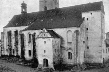 pohled od severozápadu před regotizací ( © Josef Soukup: Soupis památek historických a uměleckých v Království Českém, sv. 33 Politický okres písecký, Archaelogická komise při České akademii císaře Františka Josefa pro vědy, slovesnost a umění, Praha 1910)