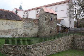 Bašta západně od farního kostela ( © Ivan Grisa 04/2011)