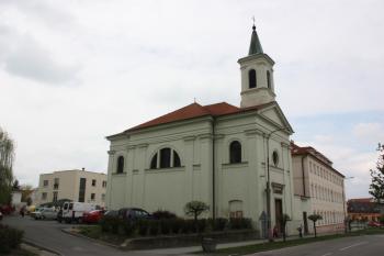 Kostel od jihovýchodu ( © Ivan Grisa 04/2011)