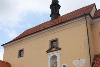 Kostel od jihu ( © Ivan Grisa 04/2011)