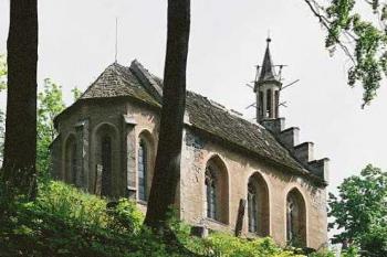 Kaple na Zámeckém vrchu (© Petula Čarodějnice 2004)