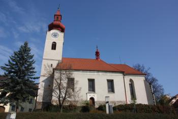 Kostel od jihu ( © Ivan Grisa 04/2011)