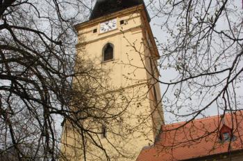 Věž od jihu ( © Ivan Grisa 04/2011)