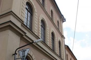 Západní křídlo radnice a bývalého vězení ( © Ivan Grisa 04/2011)