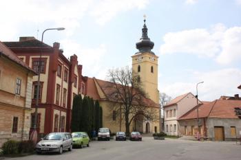 Průhled náměstím Staré Město k západu ( © Ivan Grisa 04/2011)
