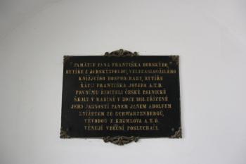Obytná budova (zámek): pamětní deska Františku Horskému ( © Ivan Grisa 04/2011)