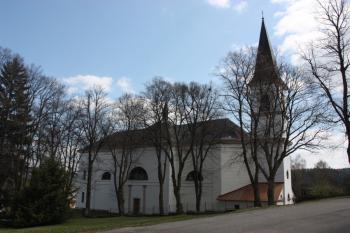 Kostel od severu ( © Ivan Grisa 04/2011)
