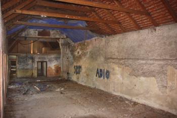 Stodola v hospodářském křídle ( © Ivan Grisa 04/2011)