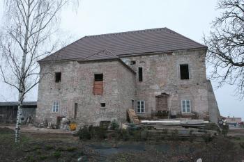 Zámeček před opravou (© Martin Kabeláč, 01/2008)