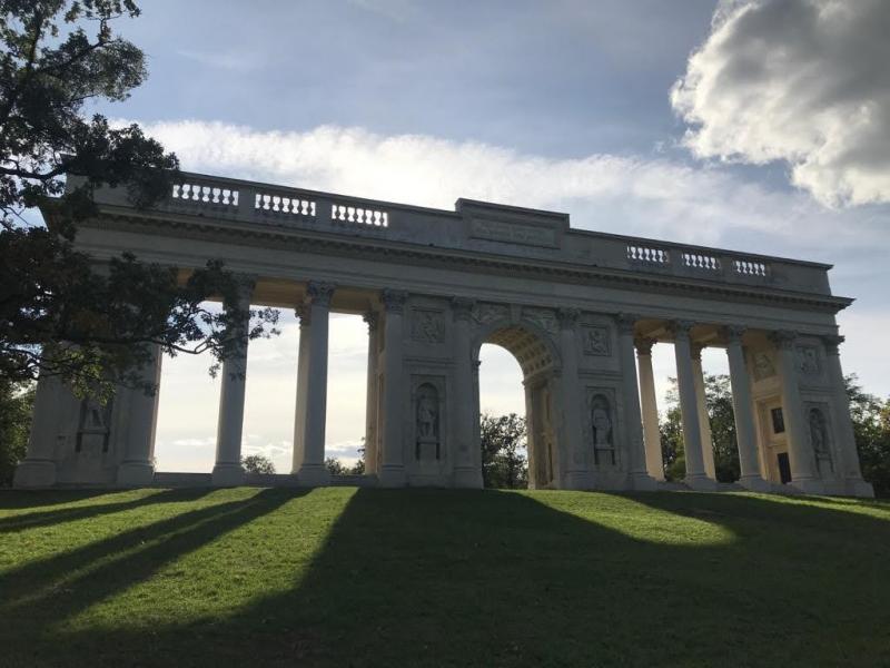 Závěrečný pohled na monumentální stavbu našich předků