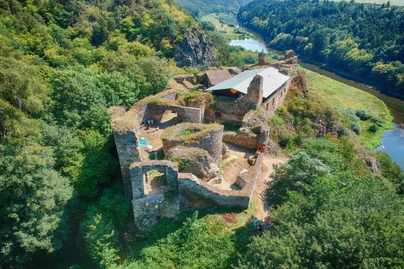 Hrad Krašov-celkový pohled