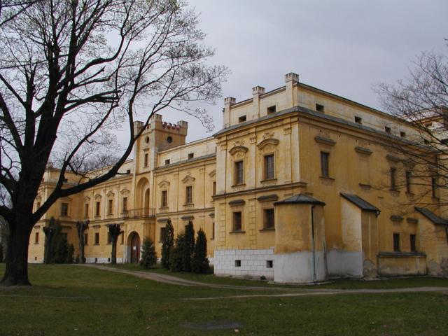 Vstupní průčelí
