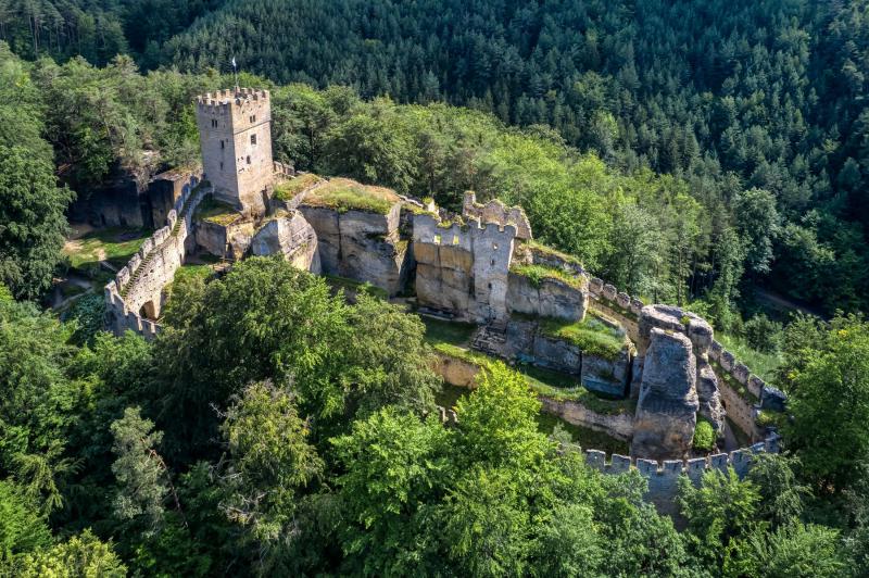 Hrad Helfenburk z výšky