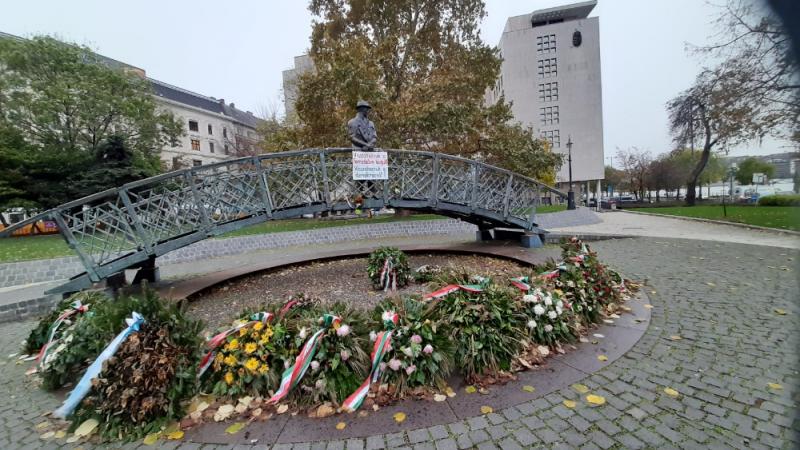 Mostek se sochou Imreho Nagye