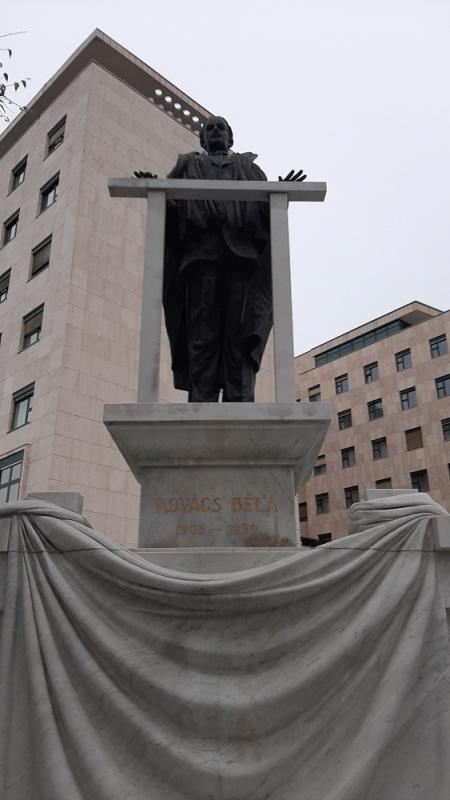 Socha Kovácse Bély