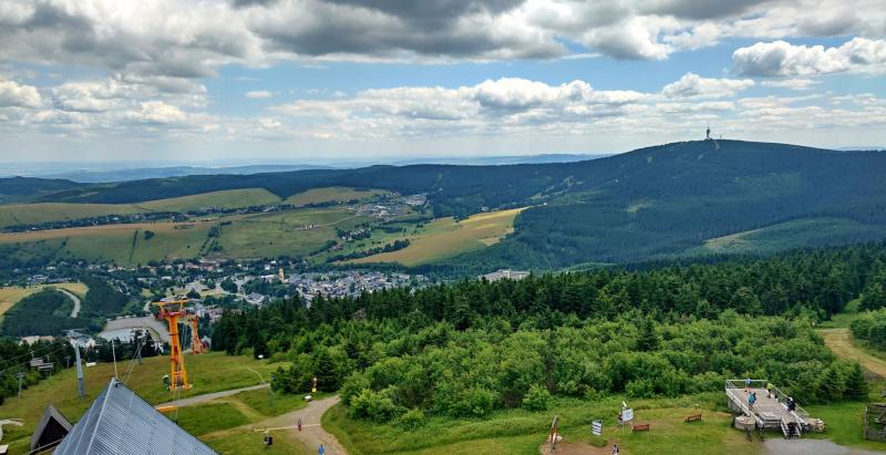 Pohled z Fichtelbergu na Klínovec